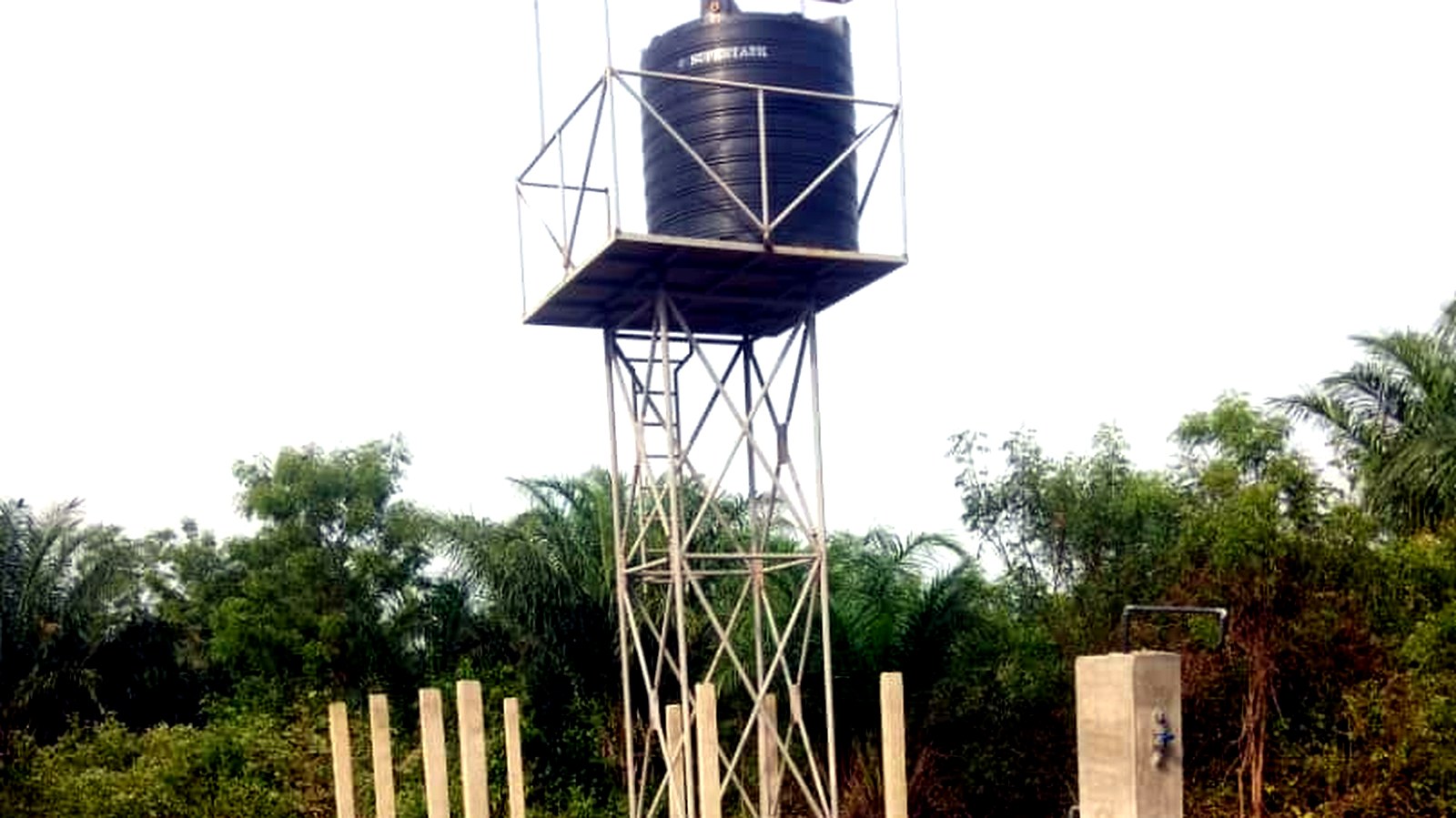 Poste d'eau autonome — Région Maritime